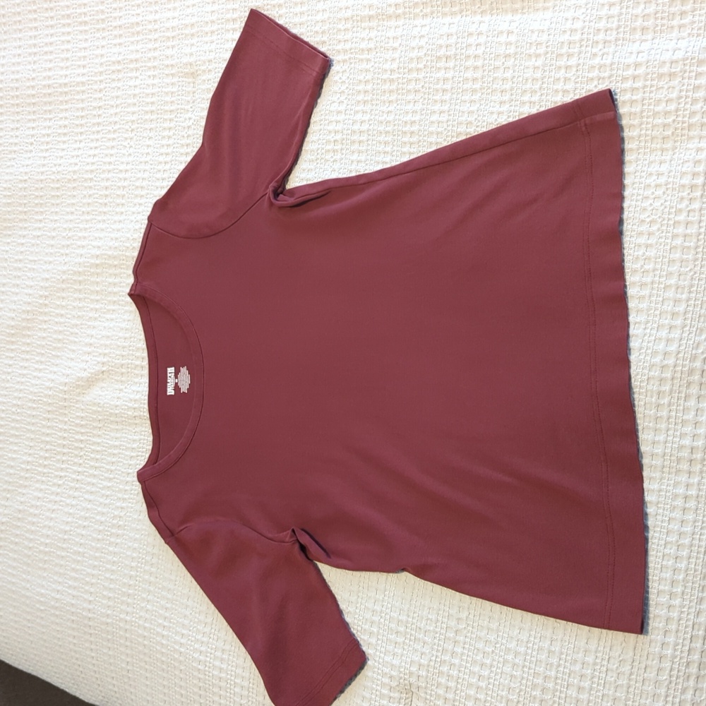 Duluth Trading Co Rust Colored Short Sleeve Tee